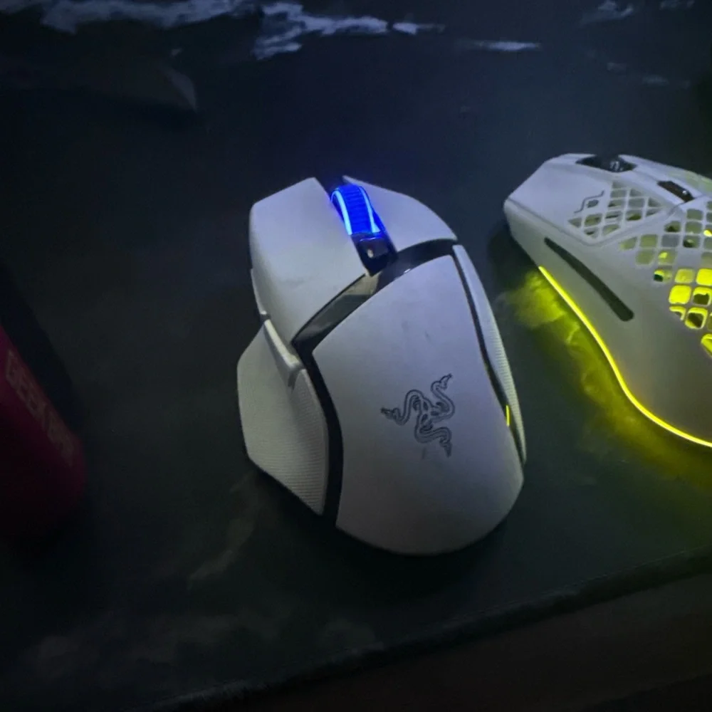 Razer Basilisk V3 hyperspeed